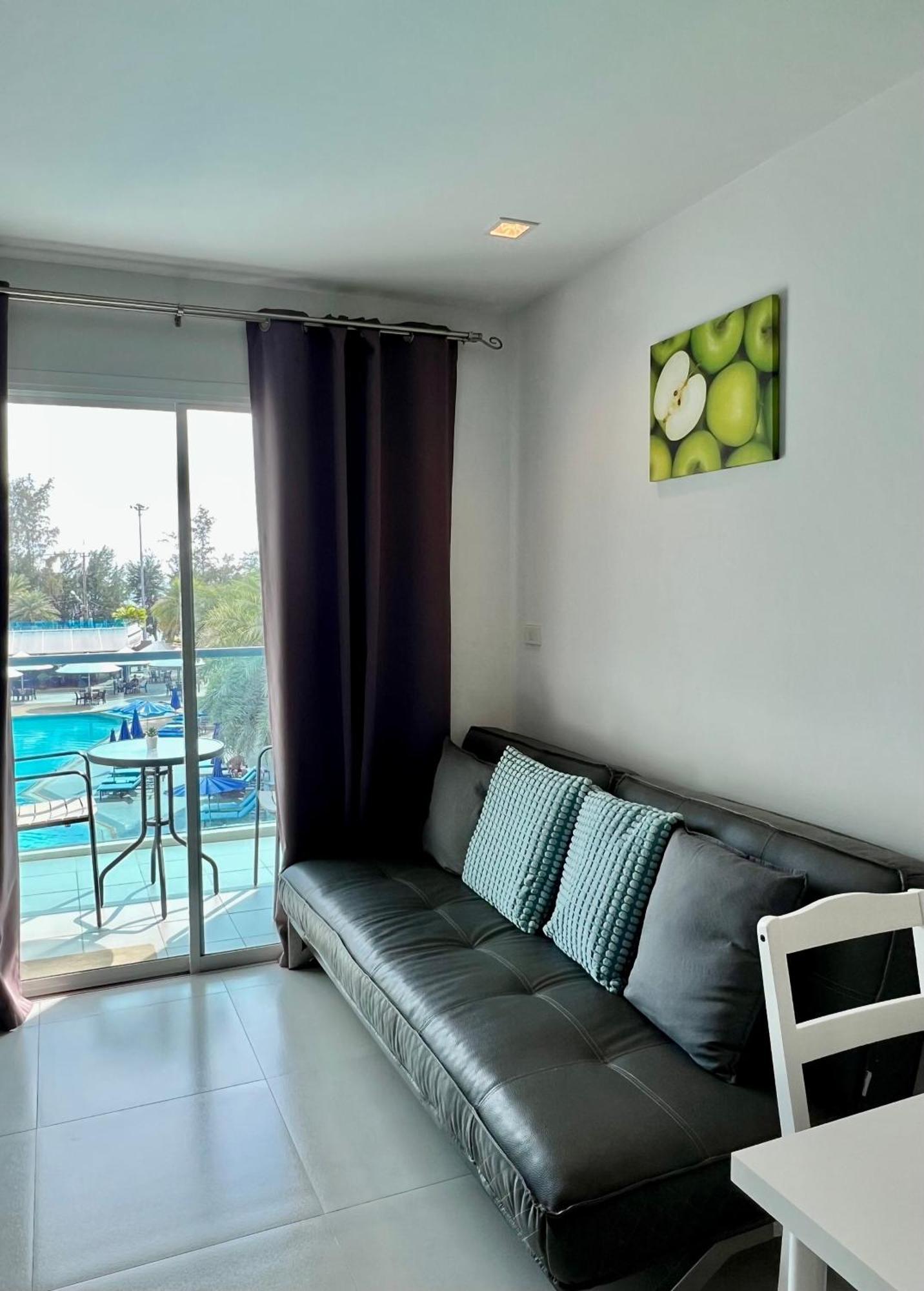 Grandblue Condominium 307 Pool-Seaview Maephim Rayong Mae Phim Exterior photo