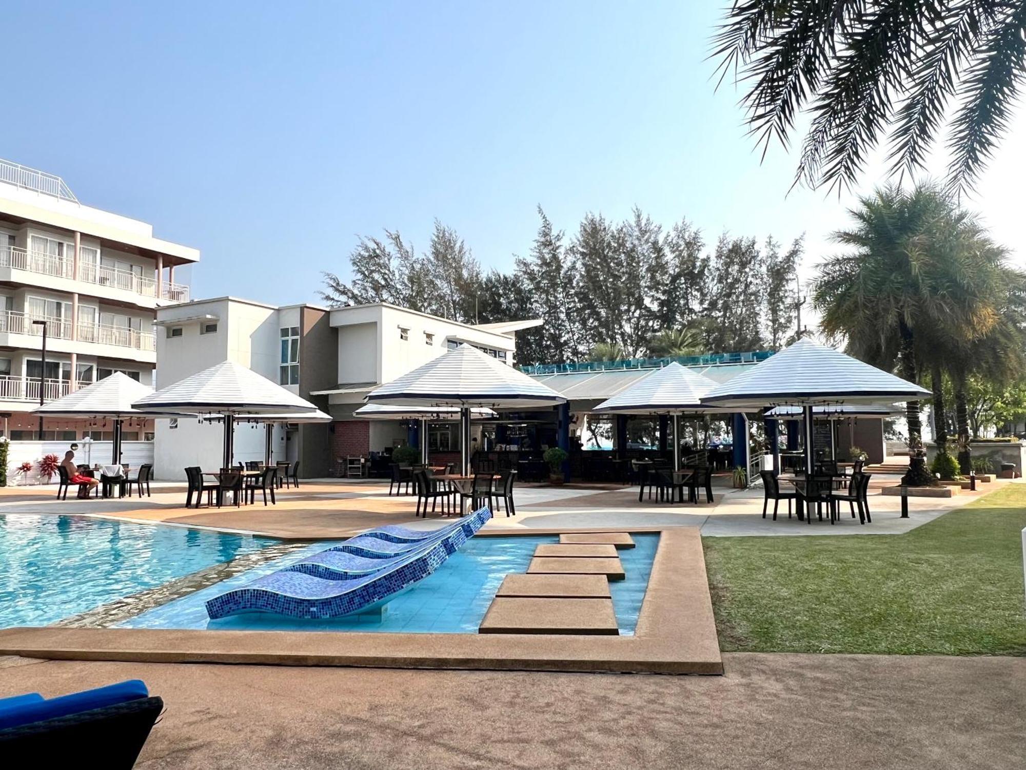 Grandblue Condominium 307 Pool-Seaview Maephim Rayong Mae Phim Exterior photo